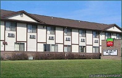 Cobblestone Inn & Suites - Trenton エクステリア 写真